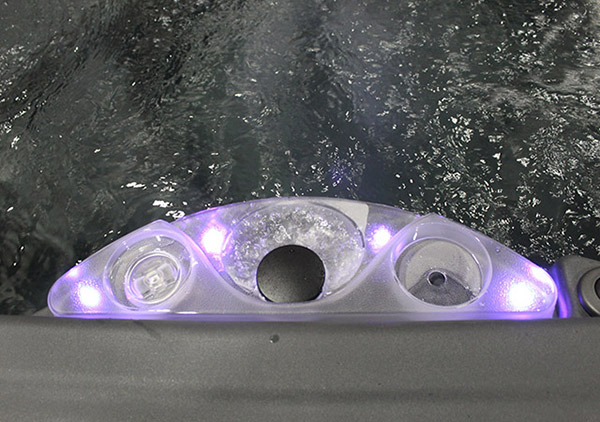 Cascade avec lumières LED du spa 4 places Dream It Wond'r